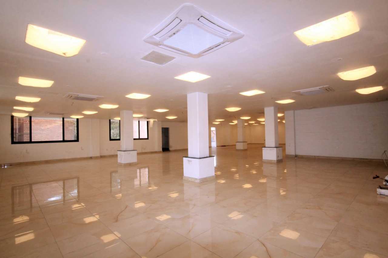commercial building For Rent Gulberg Jail Road